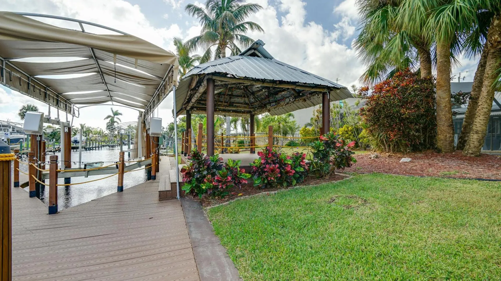 Holiday home Less Than 1 Mi To Canal-front Escape!