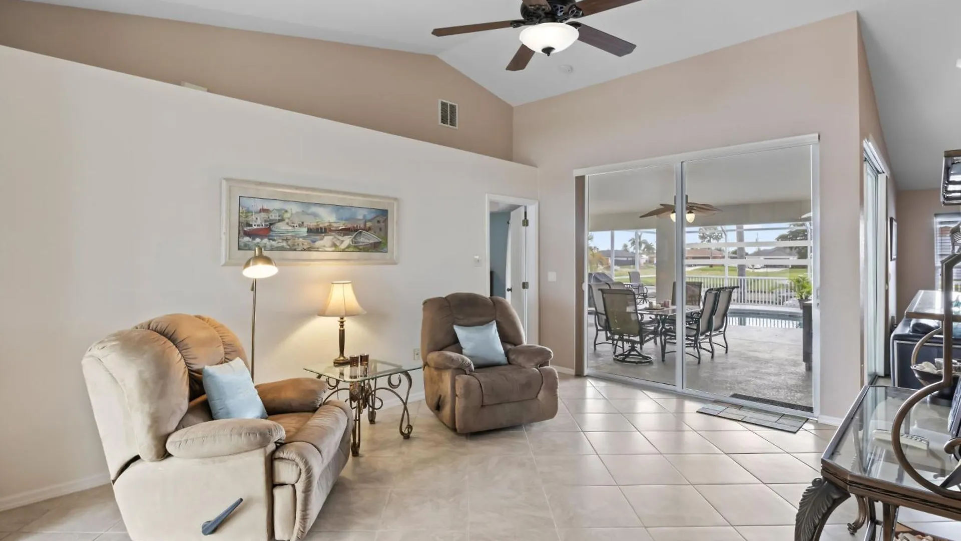Holiday home On The Canal With Private Pool! Cape Coral