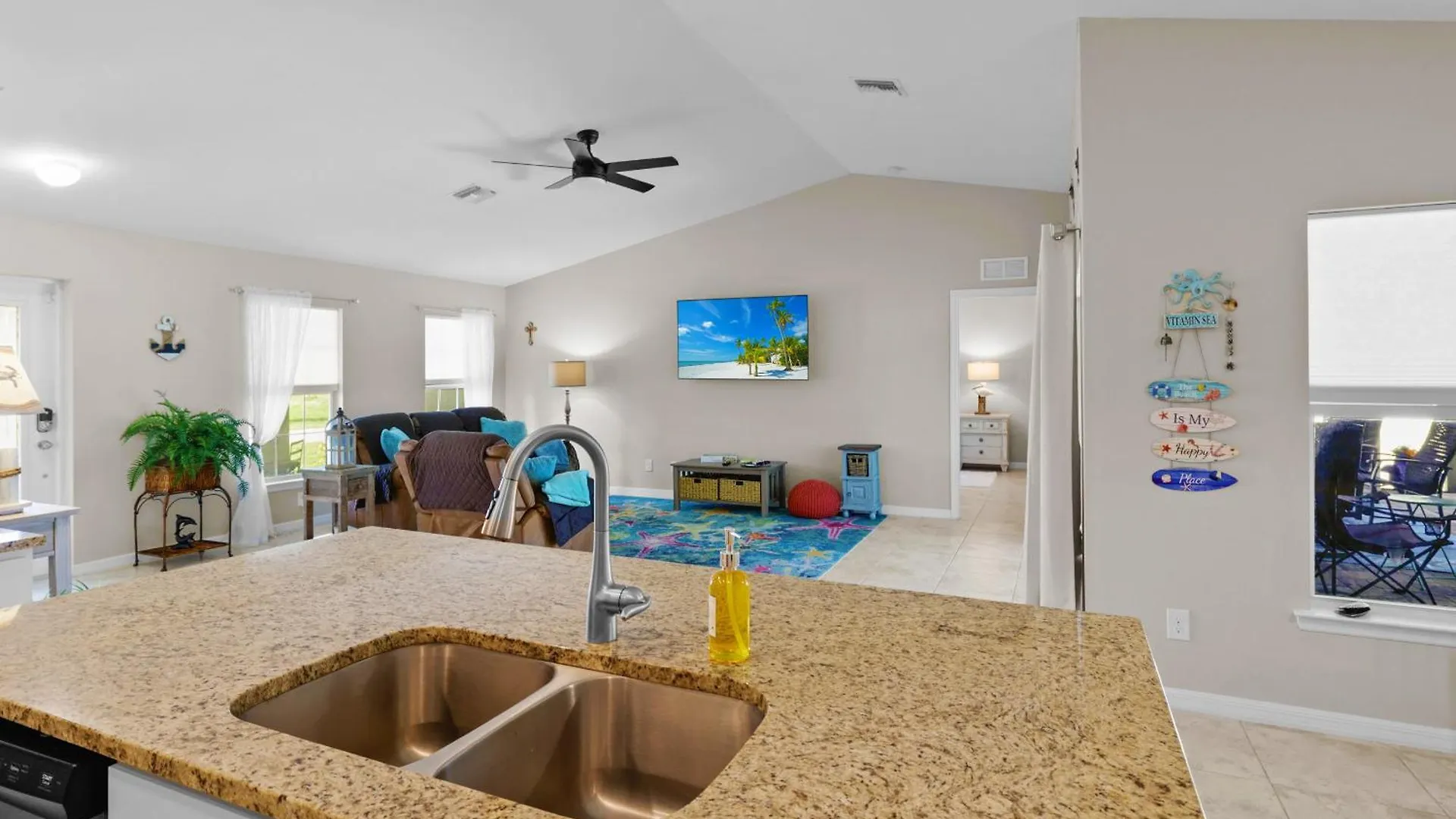 Seeking For A Peaceful Retreat Away From The Hustle And Bustle - Dania Villa Cape Coral