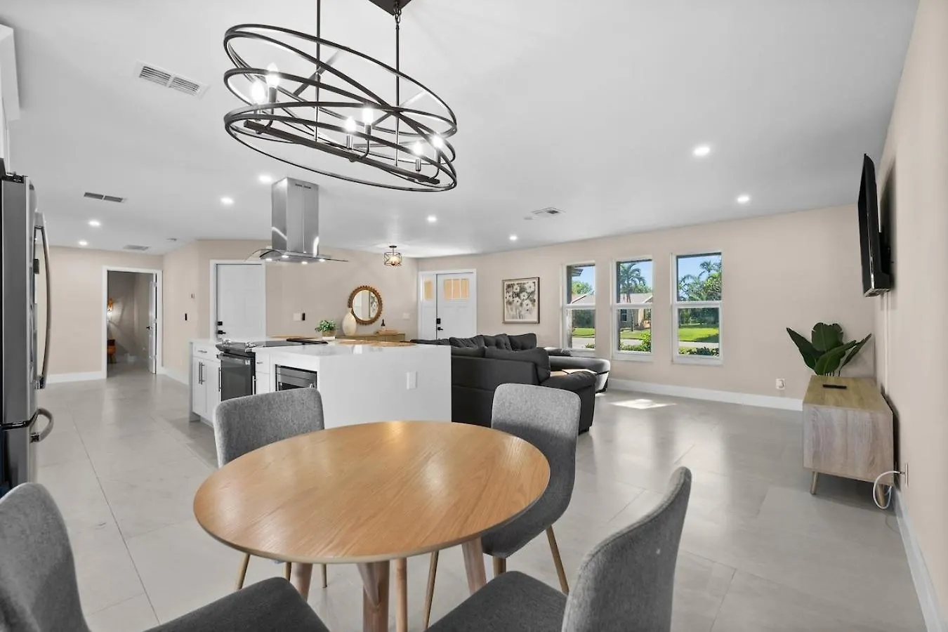 Relax By The Water 3br With Dock And Pool Cape Coral