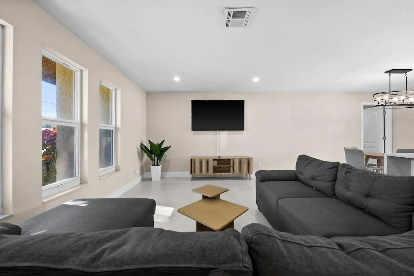 Relax By The Water 3br With Dock And Pool