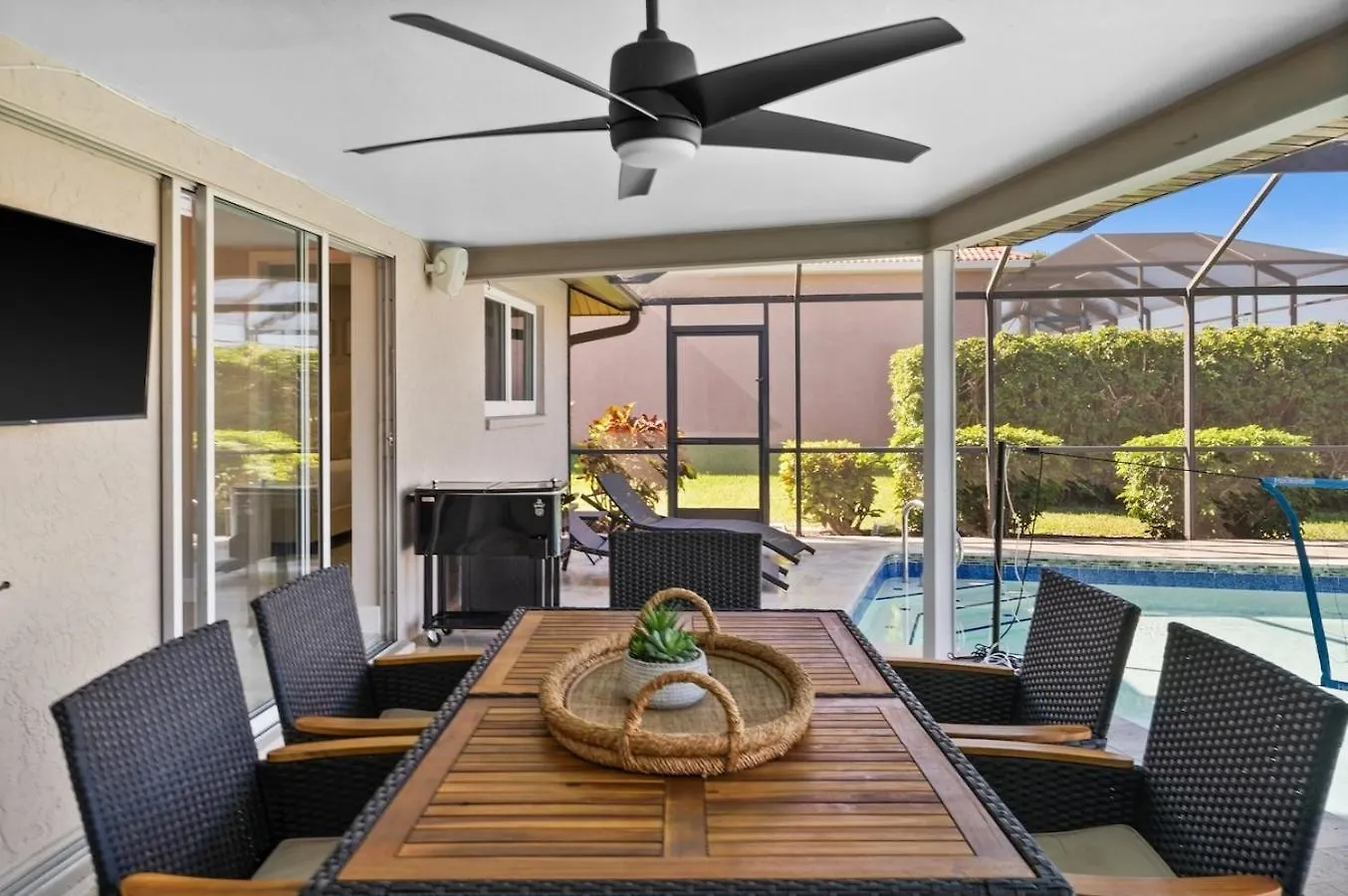 Holiday home Relax By The Water 3br With Dock And Pool *