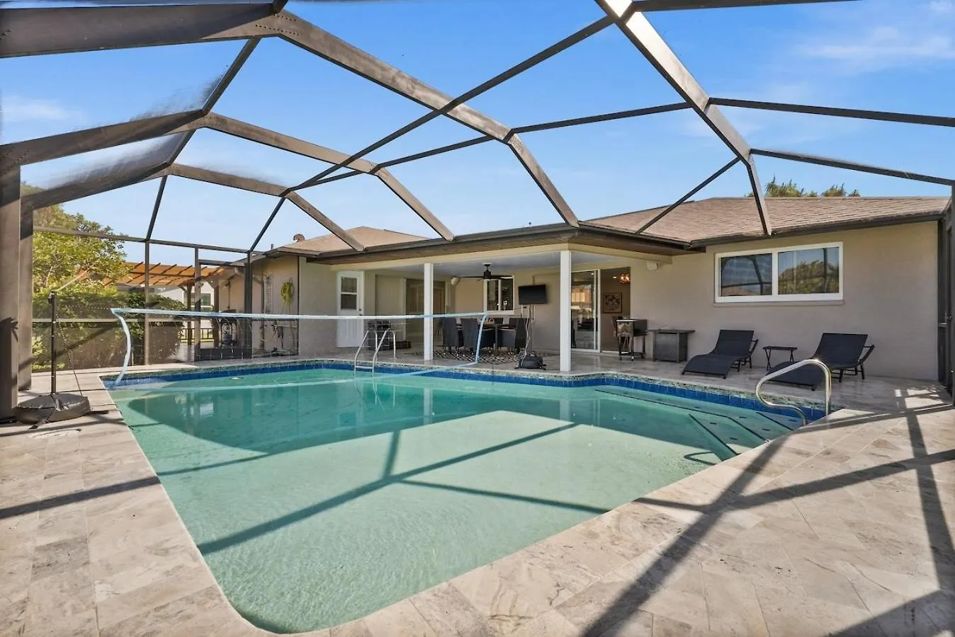 Relax By The Water 3br With Dock And Pool * Cape Coral