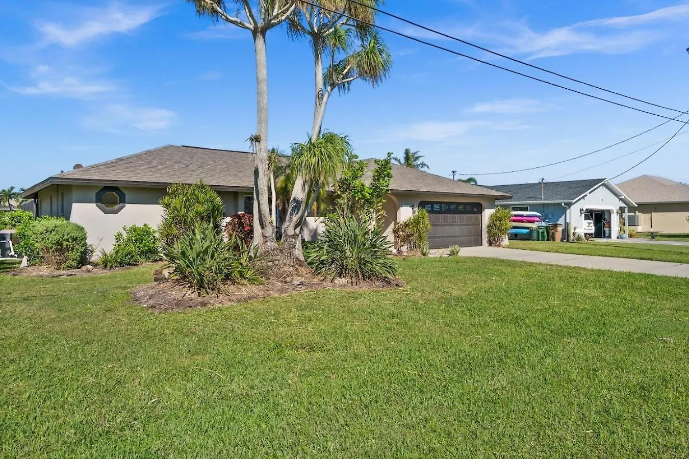 Relax By The Water 3br With Dock And Pool Holiday home