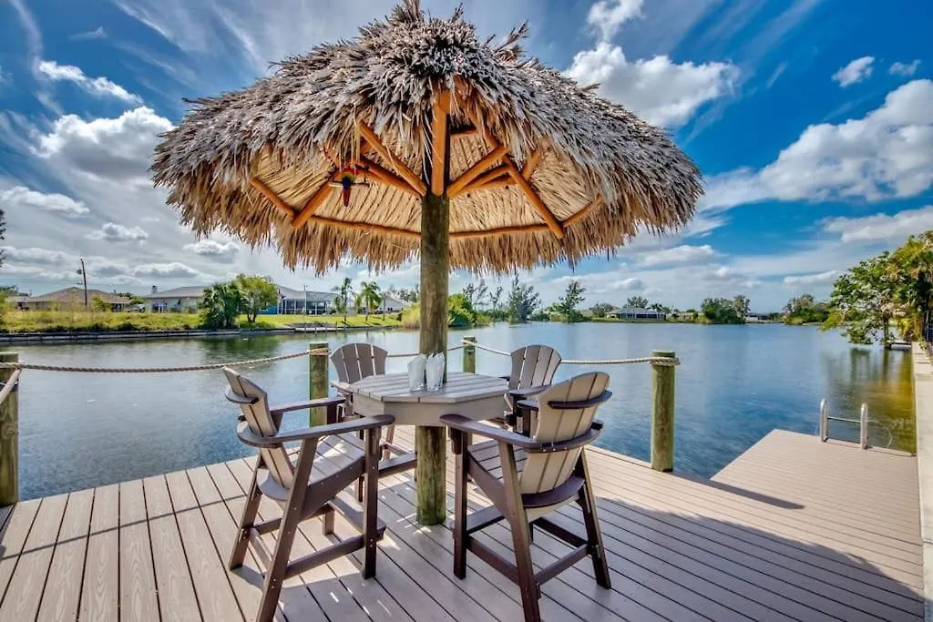 Bahama Bay By Coralvilla On Water, Pool Villa Cape Coral