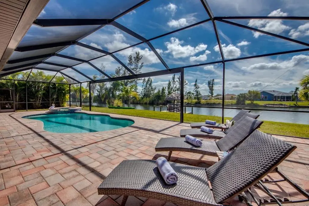 Bahama Bay By Coralvilla On Water, Pool Villa Cape Coral
