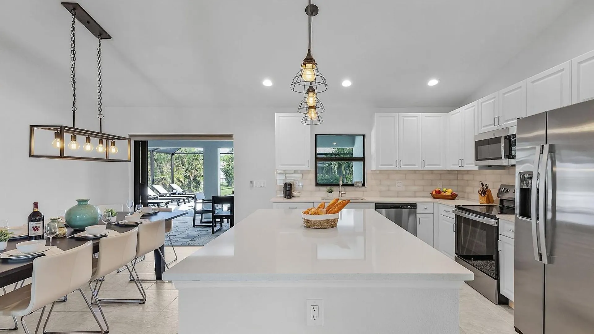 Experience Tranquility, Heated Pool, Bicycles -villa Slow M Holiday home Cape Coral