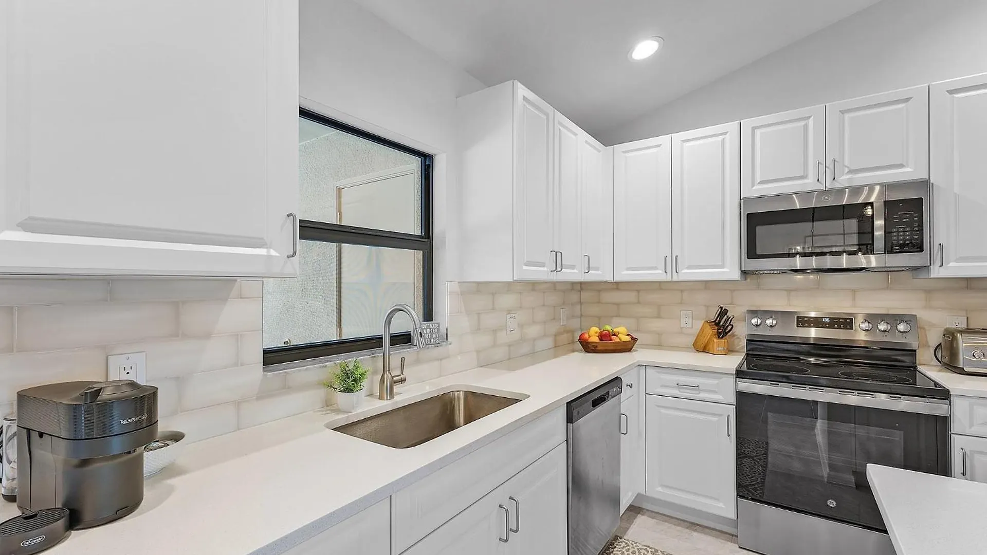 Experience Tranquility, Heated Pool, Bicycles -villa Slow M * Cape Coral