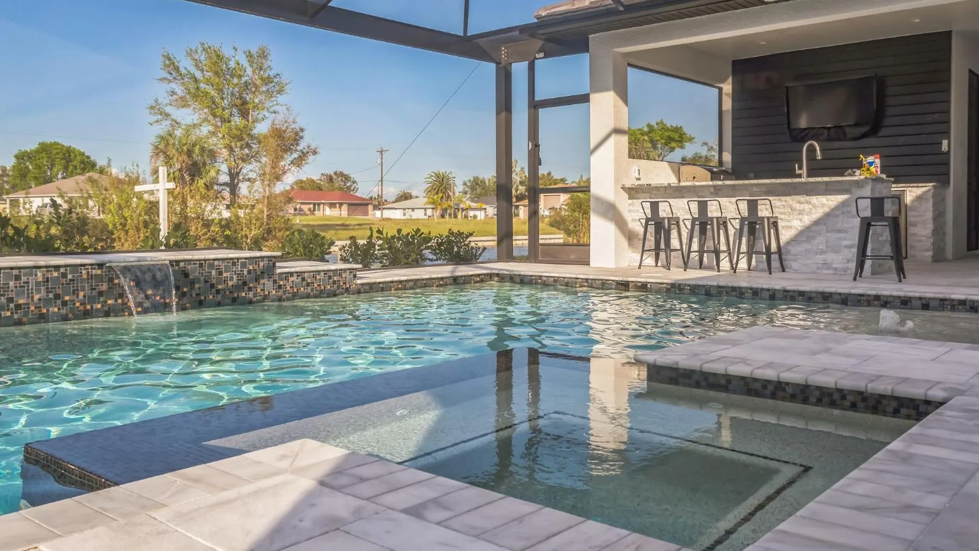Retreat Gulfside Waterfront Luxury Private Pool And Cape Coral