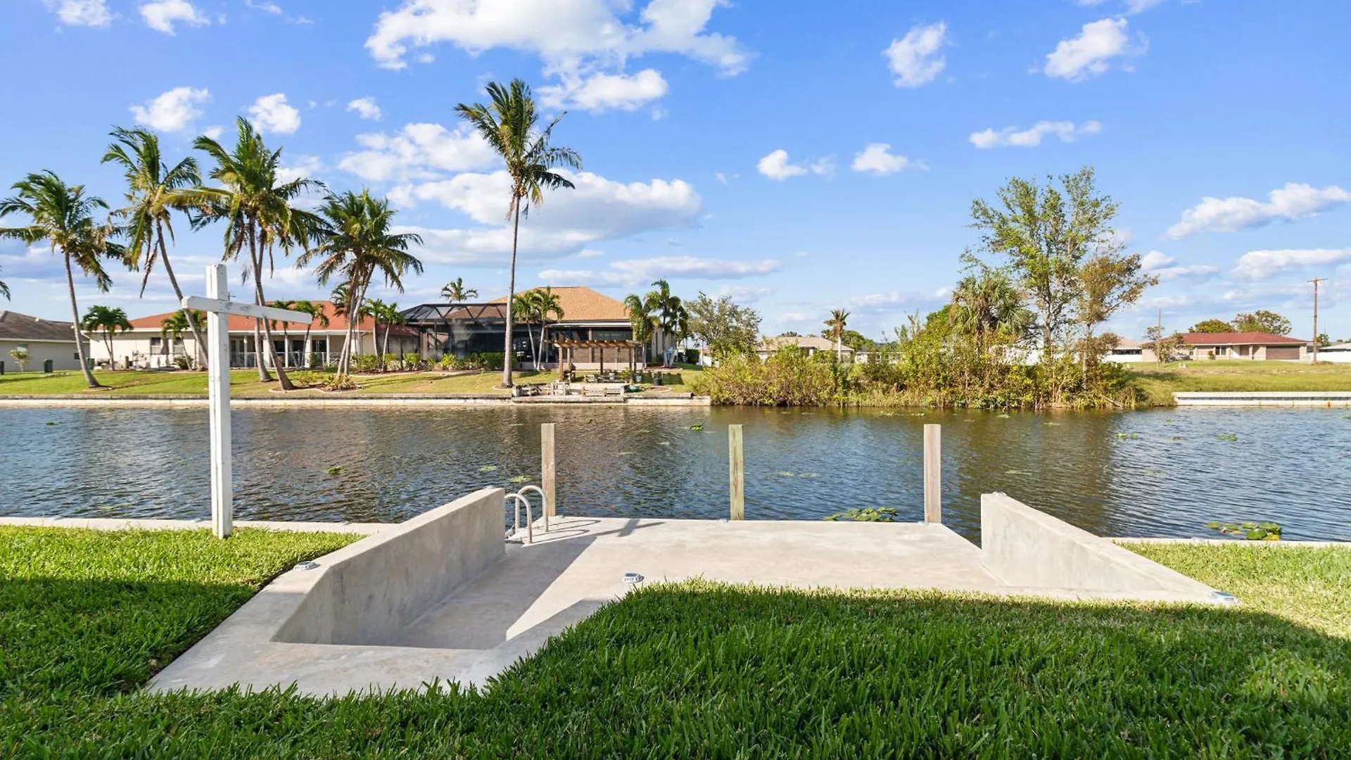 Holiday home Retreat Gulfside Waterfront Luxury Private Pool And