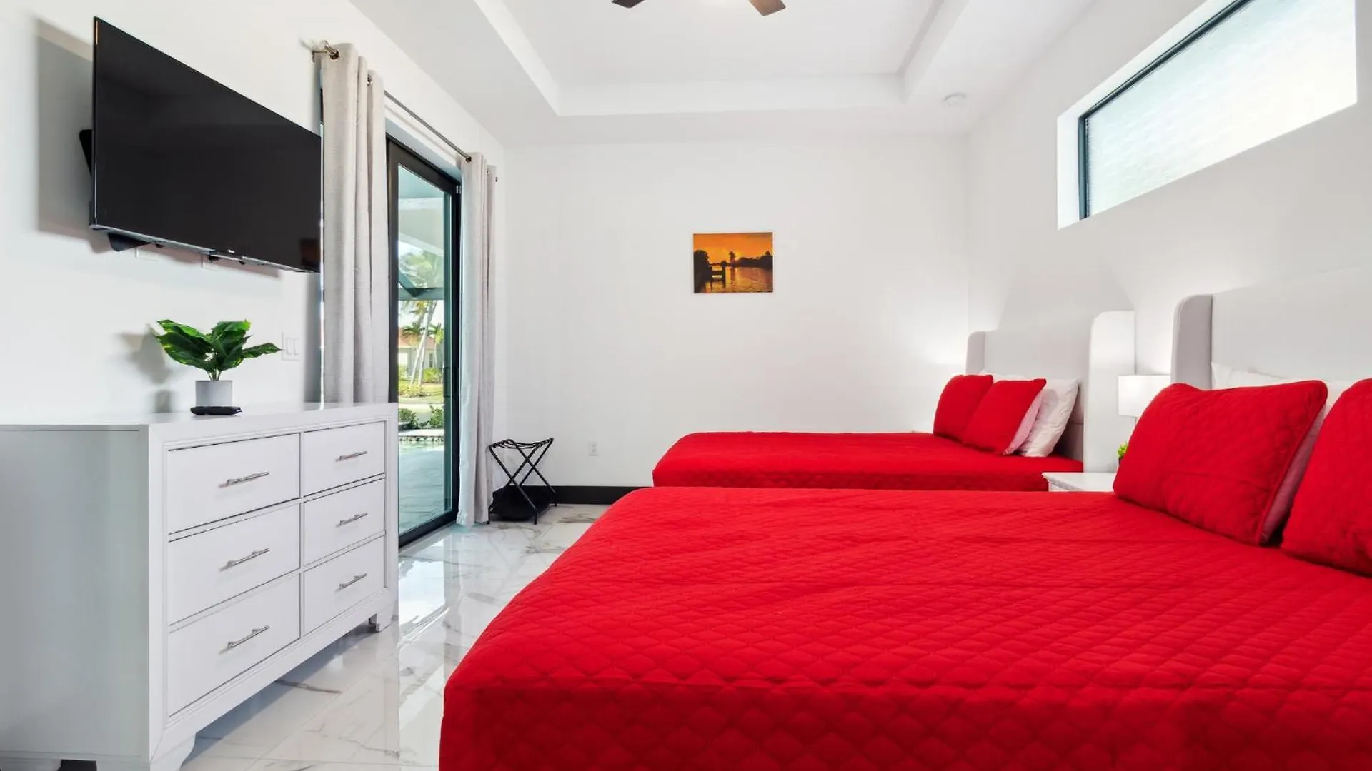 Retreat Gulfside Waterfront Luxury Private Pool And Holiday home Cape Coral