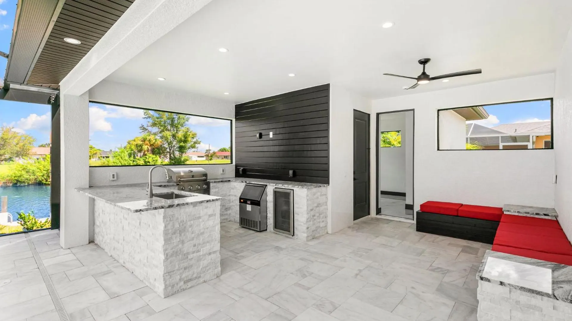 Holiday home Retreat Gulfside Waterfront Luxury Private Pool And