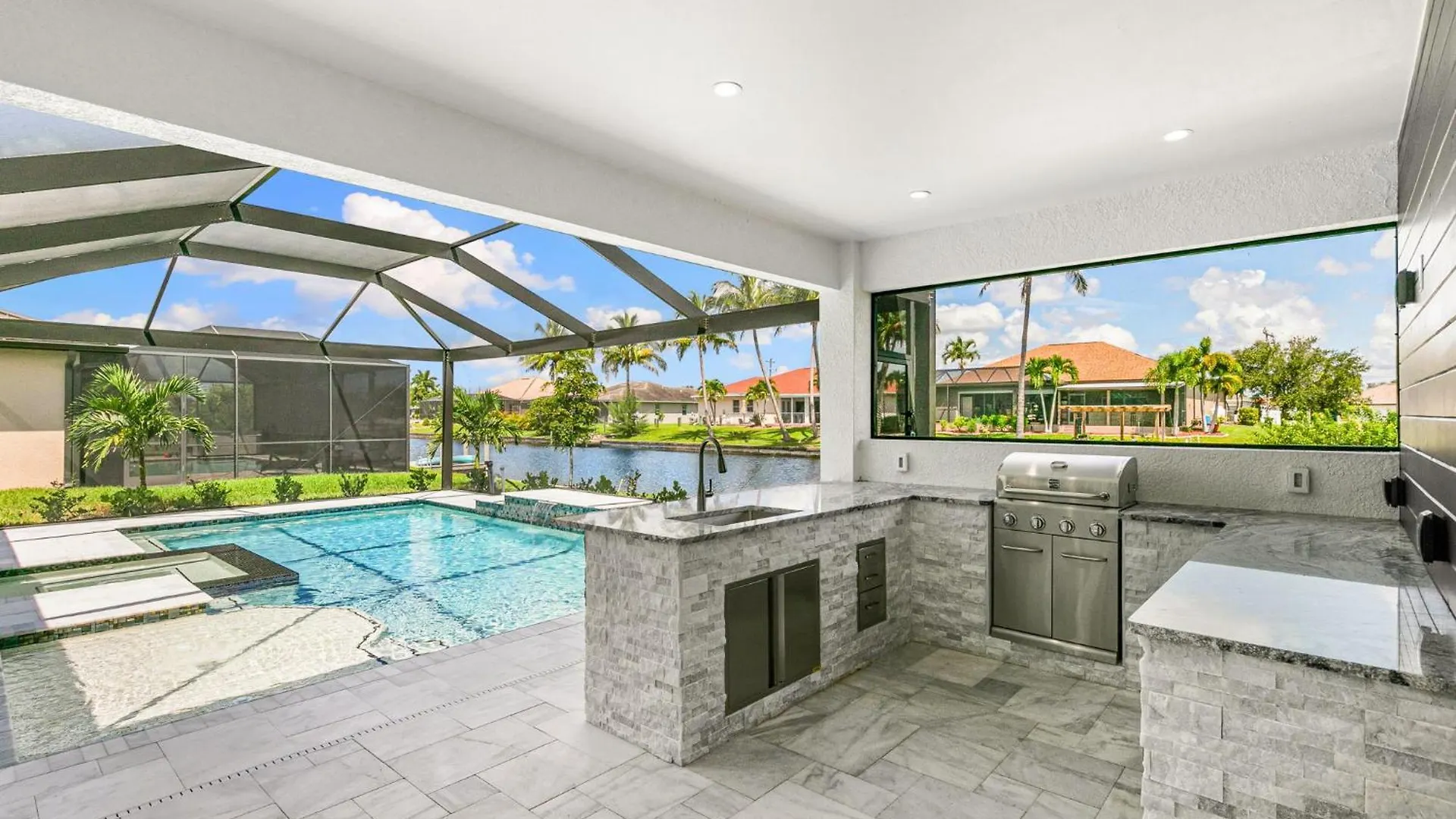 Retreat Gulfside Waterfront Luxury Private Pool And Holiday home *