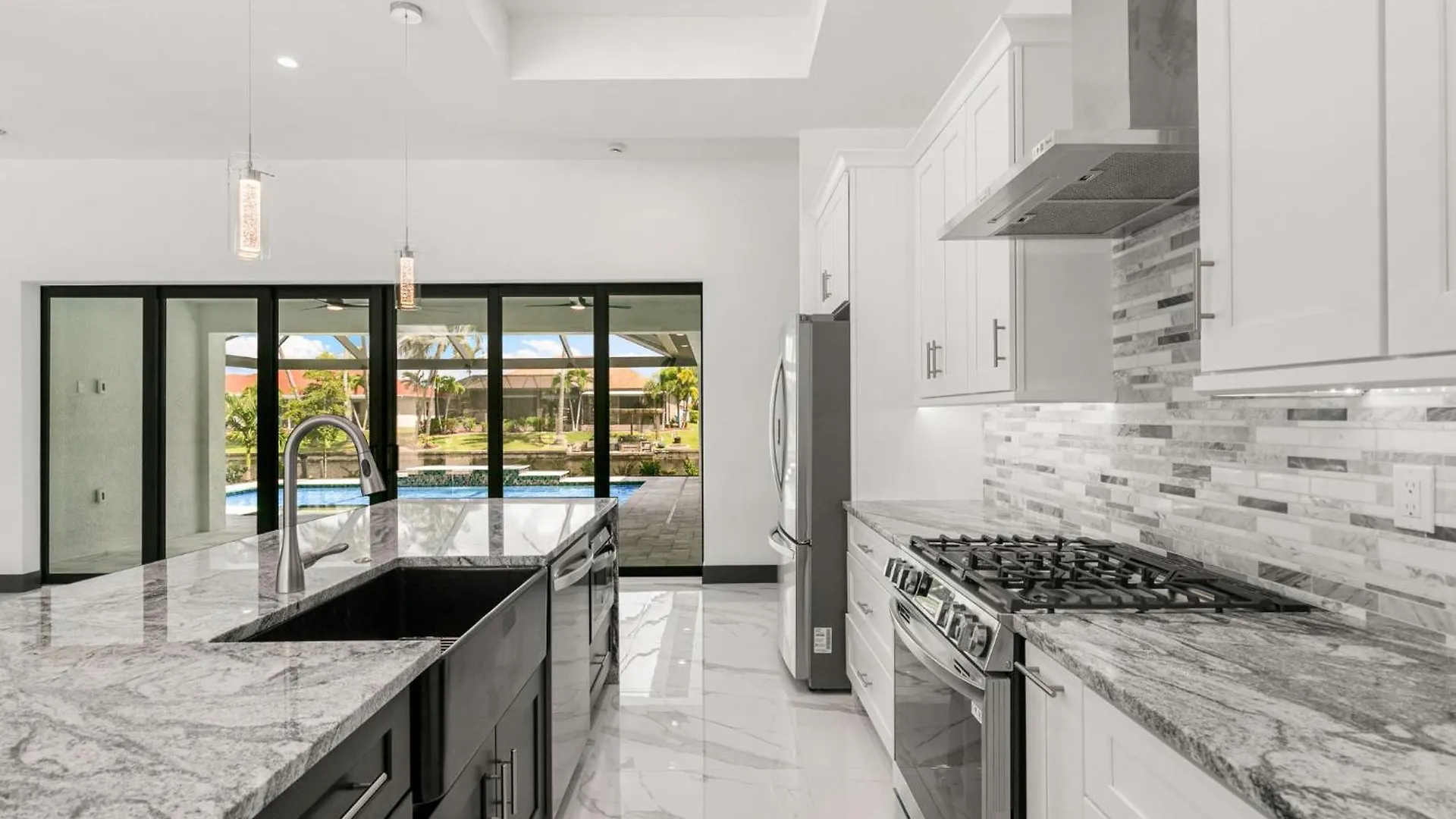 Holiday home Retreat Gulfside Waterfront Luxury Private Pool And