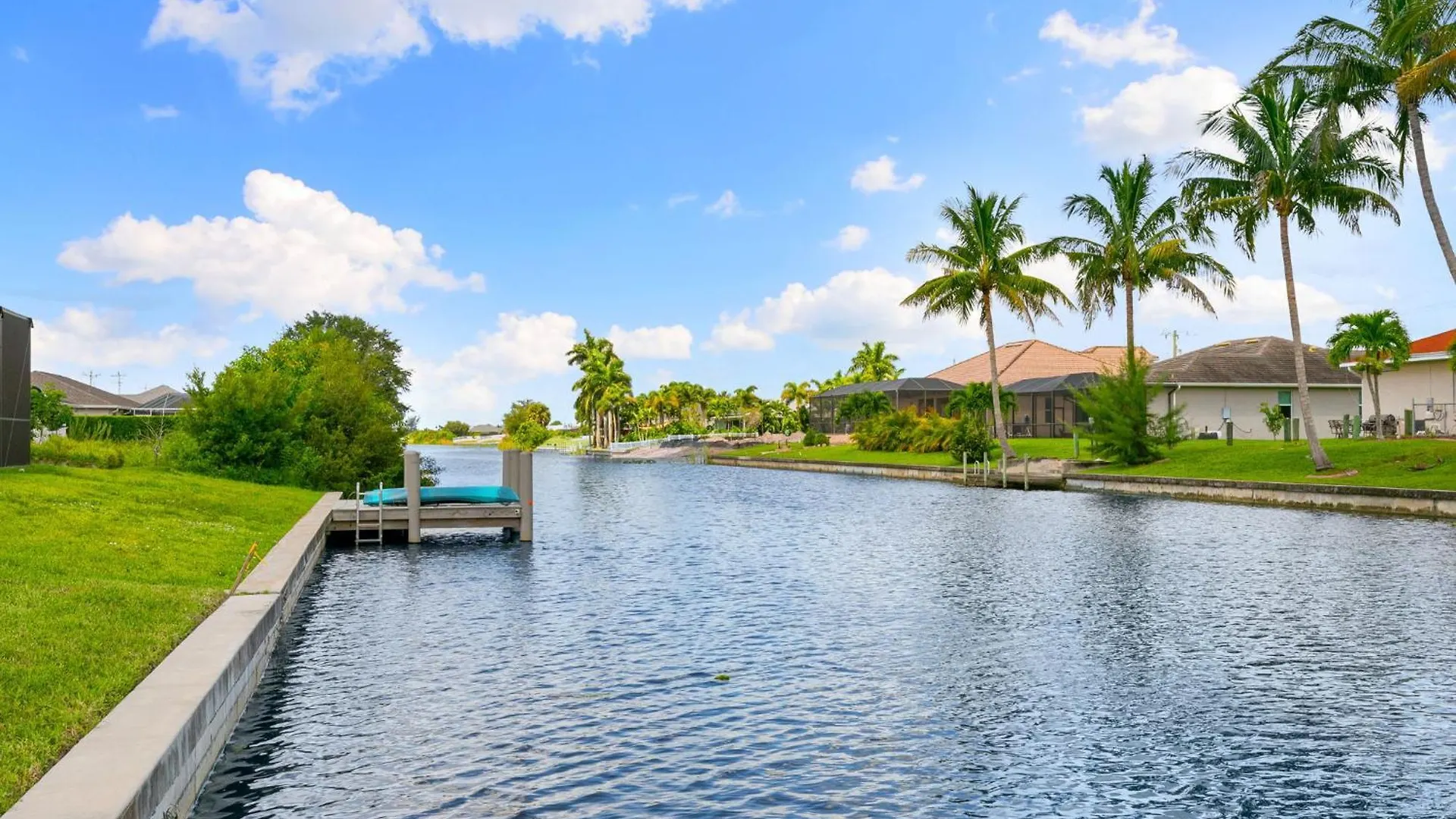 Retreat Gulfside Waterfront Luxury Private Pool And Holiday home Cape Coral