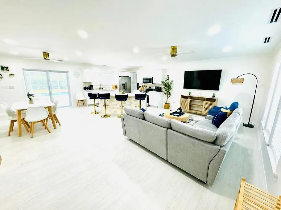 Holiday home Coral Breeze - Remodeled Pool Game For 8! *