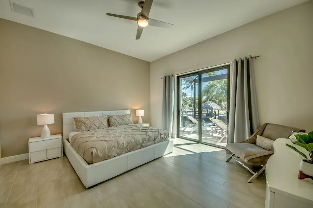 Aesthetic By Coralvilla - Elegant With Pool Cape Coral