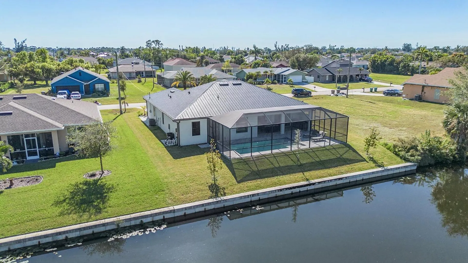 Holiday home Experience Luxury, Canal Views, Heated Pool - Sojourner Sanctuary -roelens
