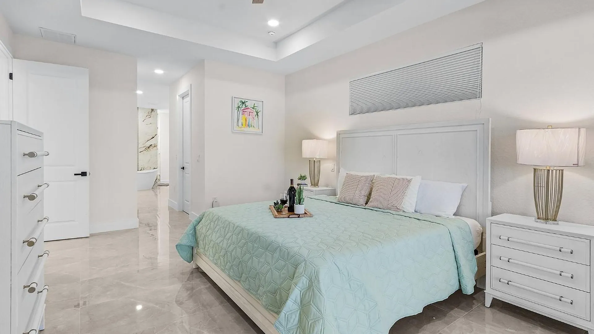 Experience Luxury, Canal Views, Heated Pool - Sojourner Sanctuary -roelens Cape Coral