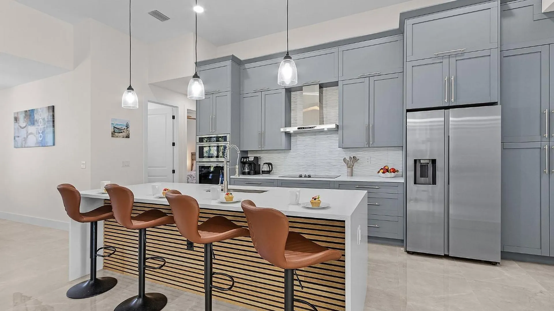 Experience Luxury, Canal Views, Heated Pool - Sojourner Sanctuary -roelens