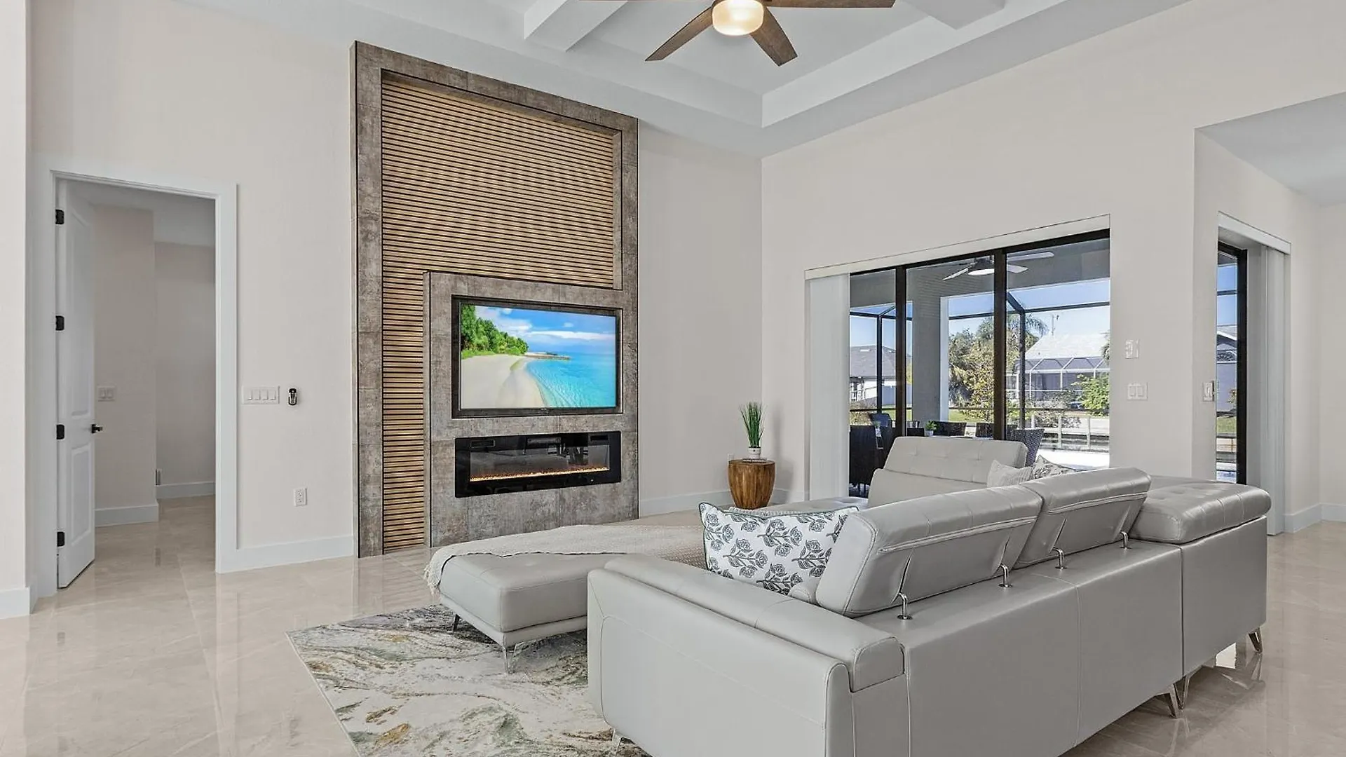Experience Luxury, Canal Views, Heated Pool - Sojourner Sanctuary -roelens
