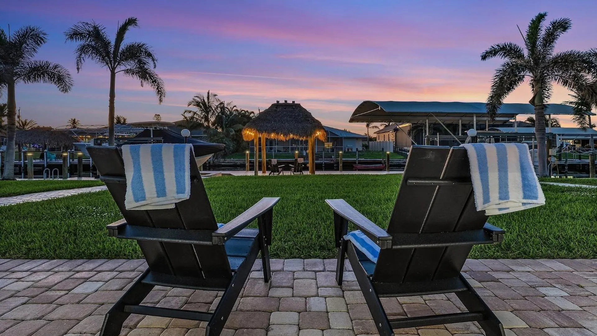 Boater's Dream, Heated Pool - Laid Back & Lavish * Cape Coral