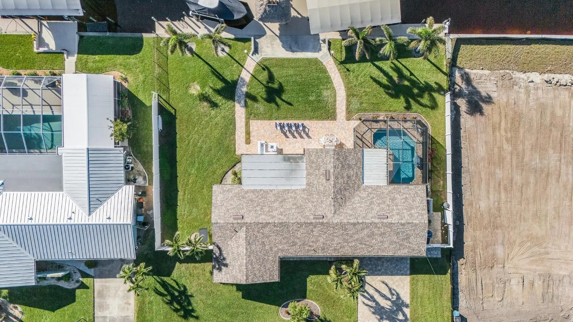 Holiday home Boater's Dream, Heated Pool - Laid Back & Lavish *