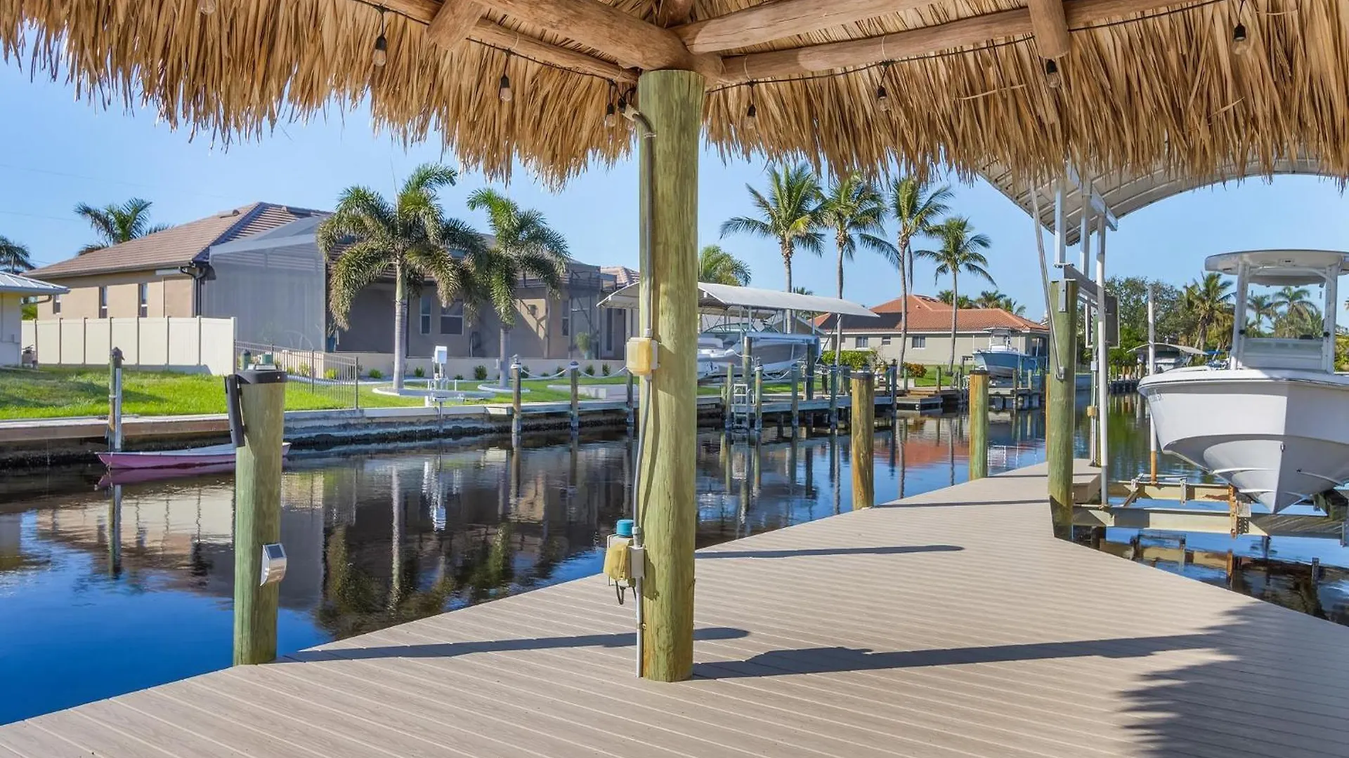 Boater's Dream, Heated Pool - Laid Back & Lavish * Cape Coral