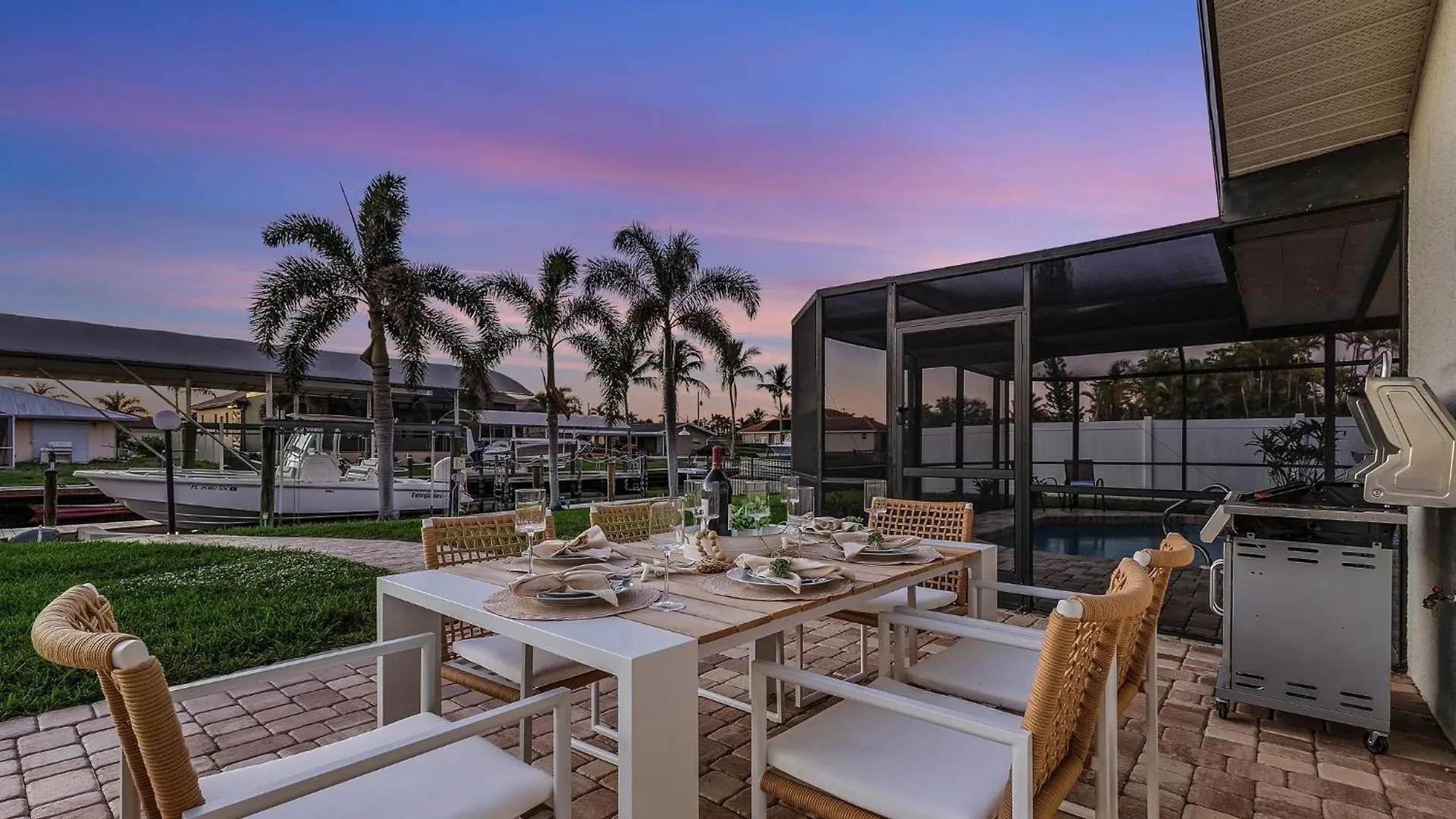 Boater's Dream, Heated Pool - Laid Back & Lavish * Cape Coral