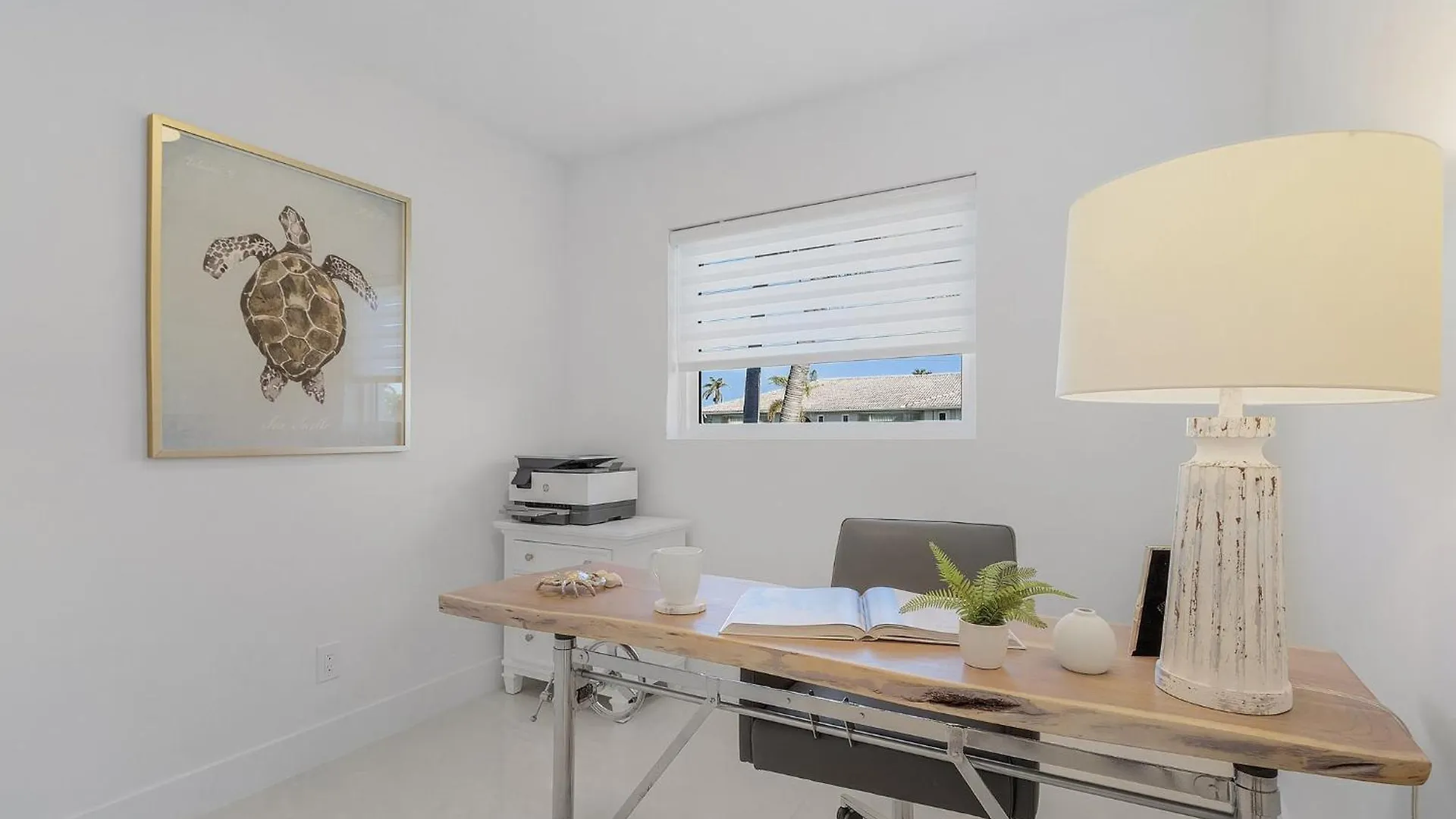 Boater's Dream, Heated Pool - Laid Back & Lavish Holiday home