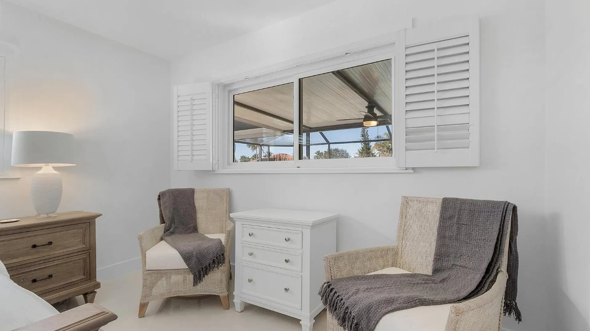 Boater's Dream, Heated Pool - Laid Back & Lavish Holiday home *