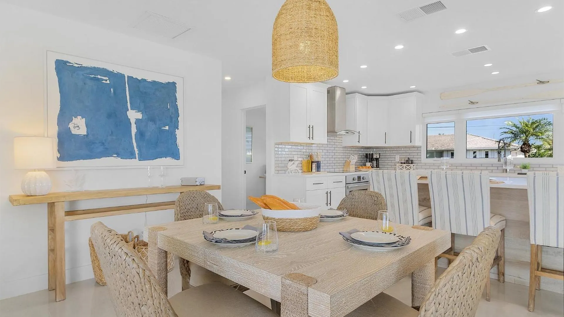 Boater's Dream, Heated Pool - Laid Back & Lavish Holiday home