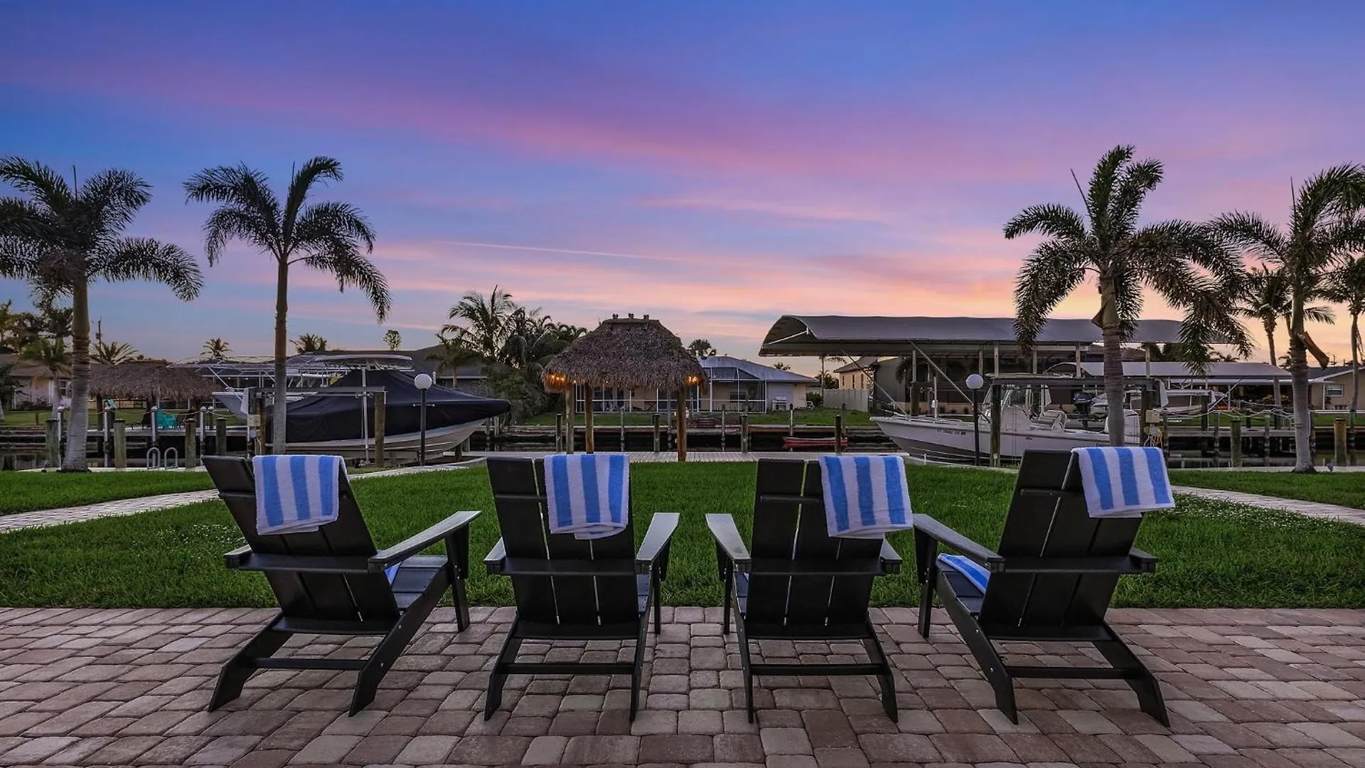 Boater's Dream, Heated Pool - Laid Back & Lavish *