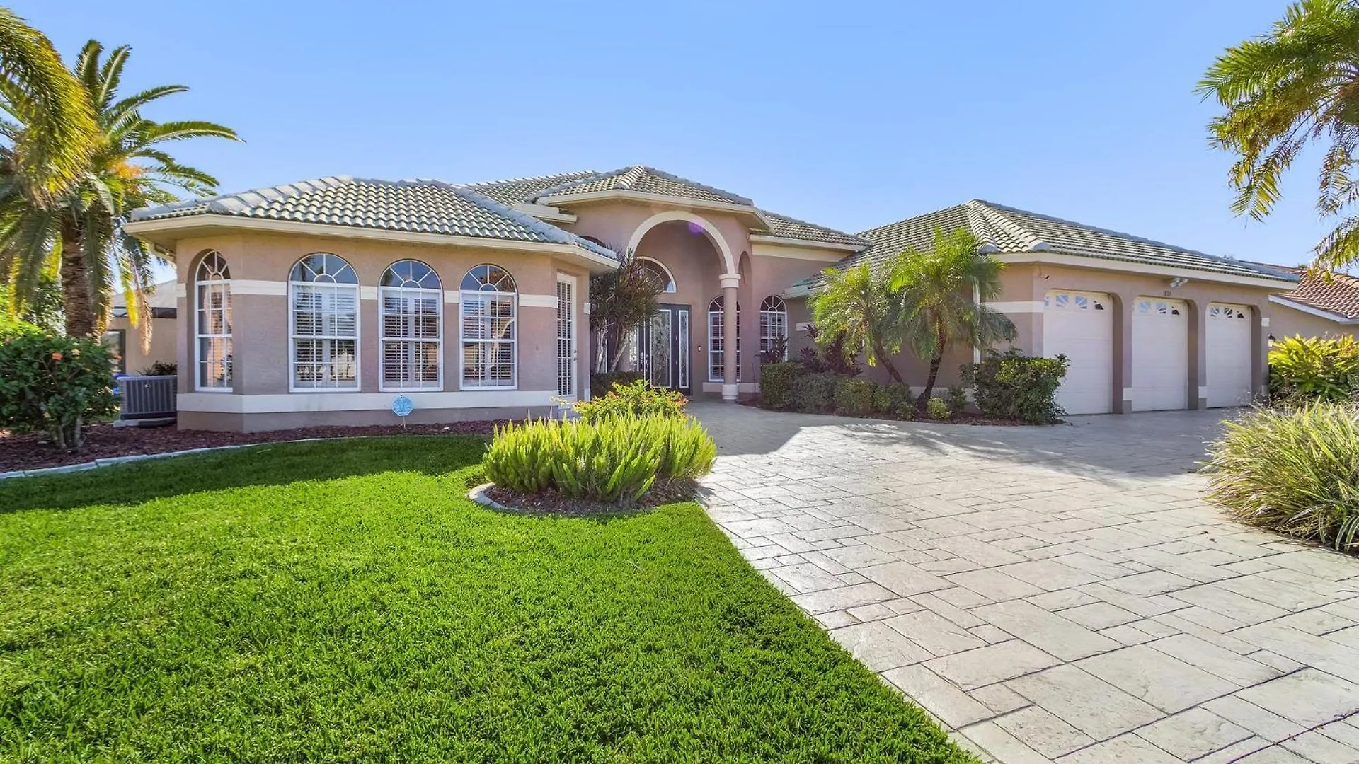 Gulf Access, Heated Pool, Bicycles, & - Coral Coast - Roelens Holiday home *