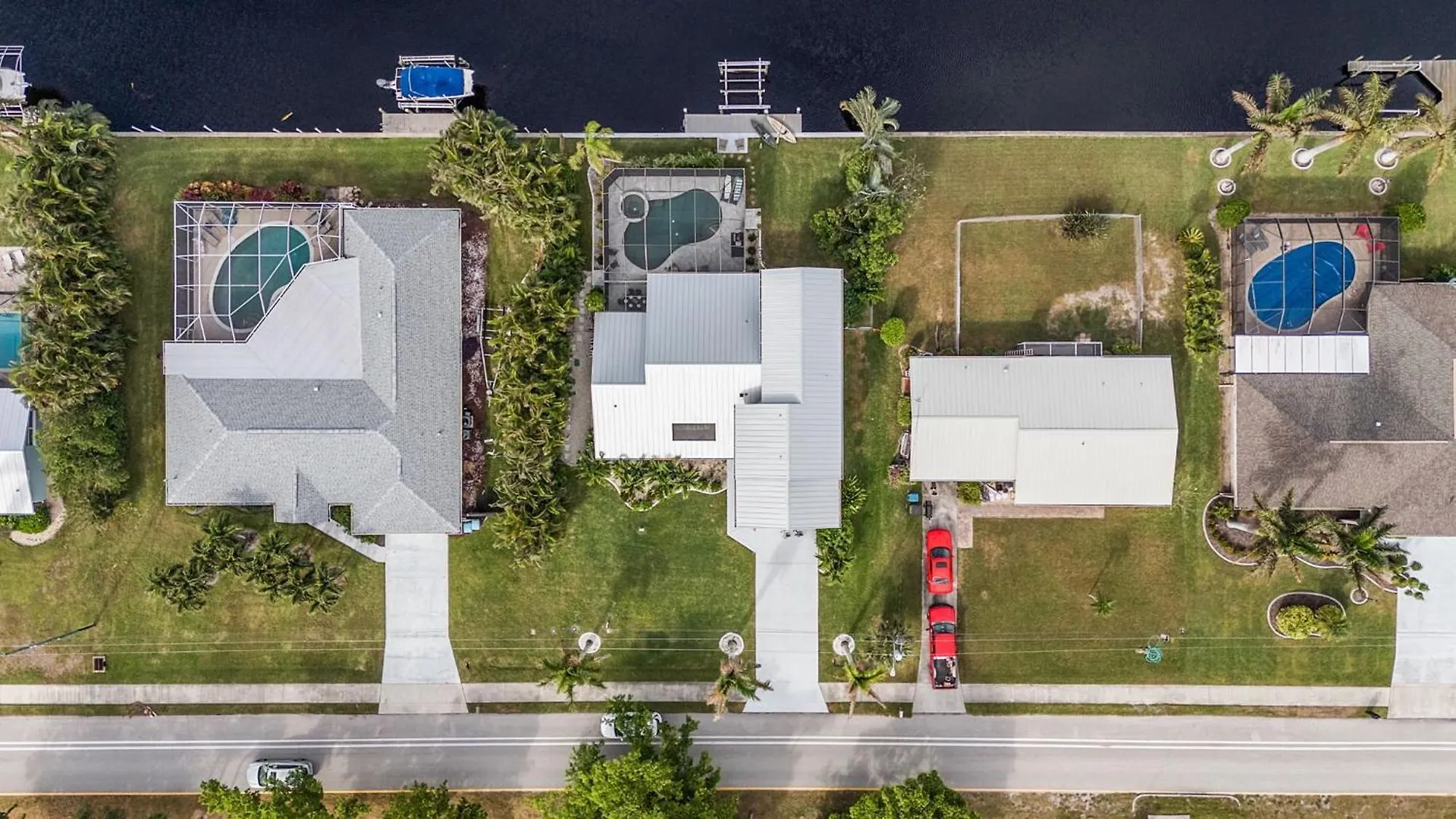 Waterfront Living, Dock, Heated Pool & - Gulf Gate Oasis - Roelens