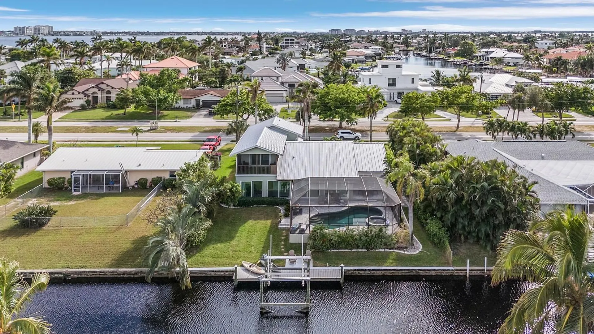 Waterfront Living, Dock, Heated Pool & - Gulf Gate Oasis - Roelens Cape Coral