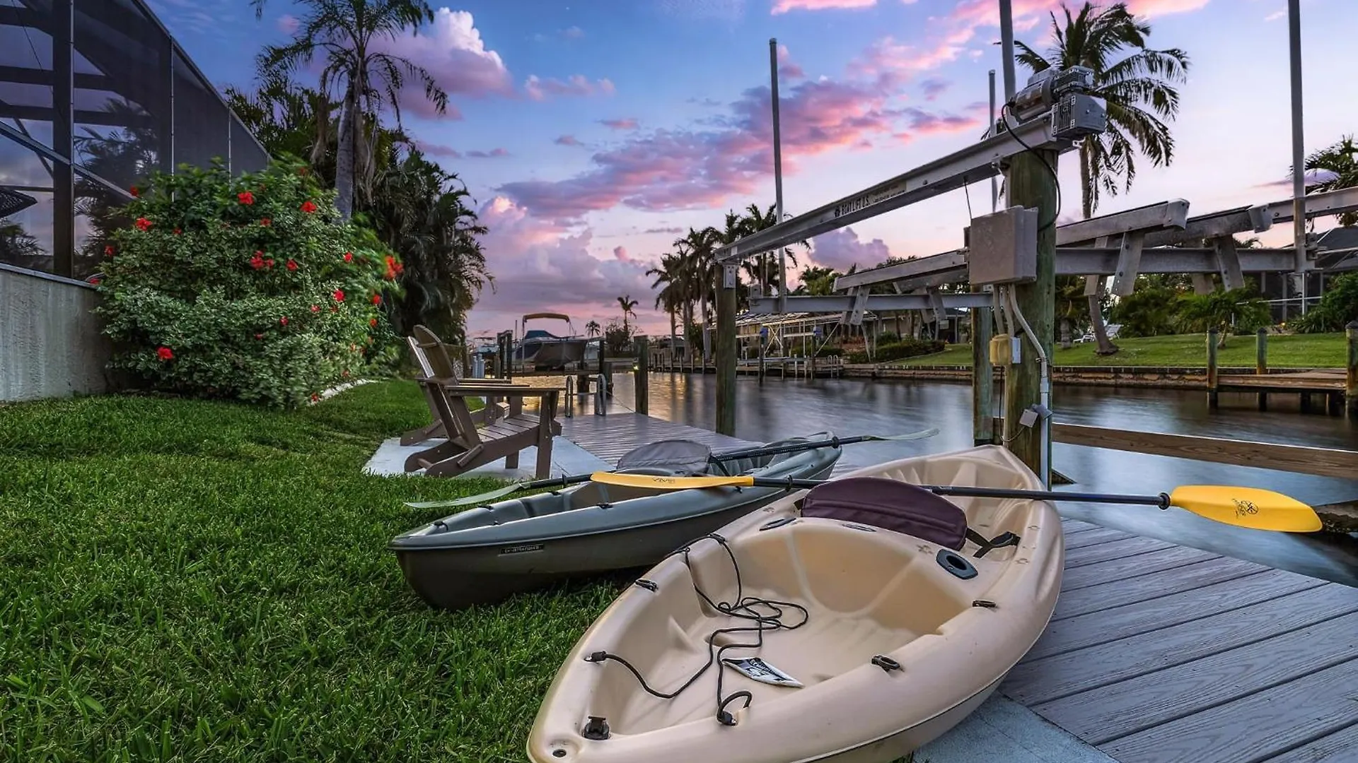 Holiday home Waterfront Living, Dock, Heated Pool & - Gulf Gate Oasis - Roelens *