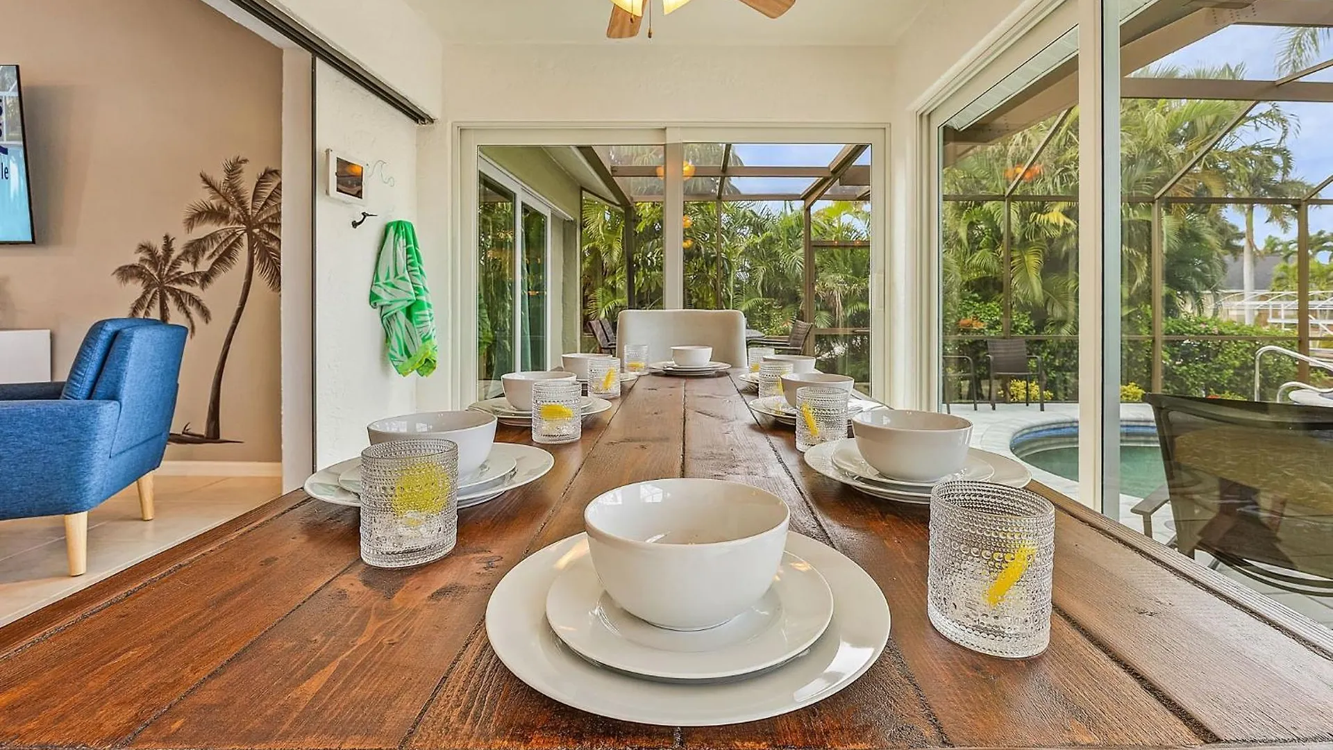 Waterfront Living, Dock, Heated Pool & - Gulf Gate Oasis - Roelens Holiday home