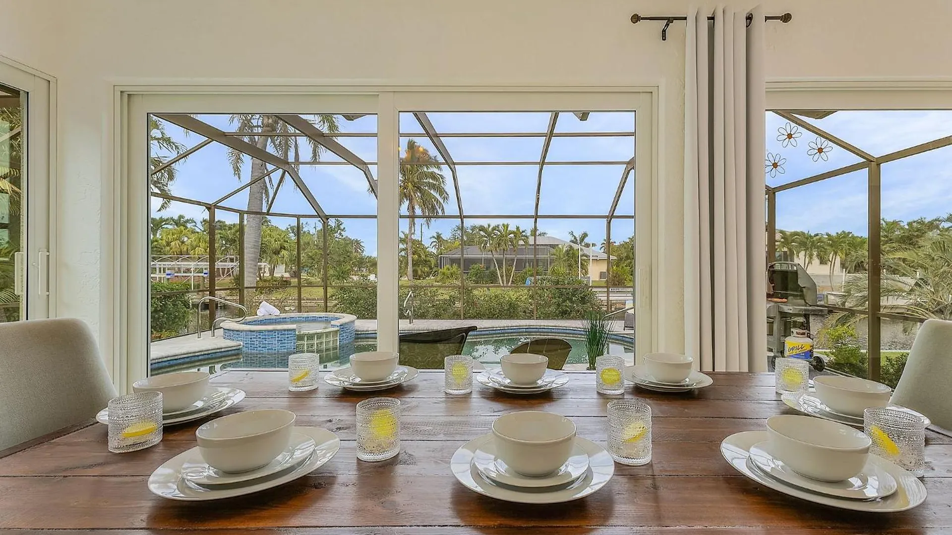 Waterfront Living, Dock, Heated Pool & - Gulf Gate Oasis - Roelens Holiday home *