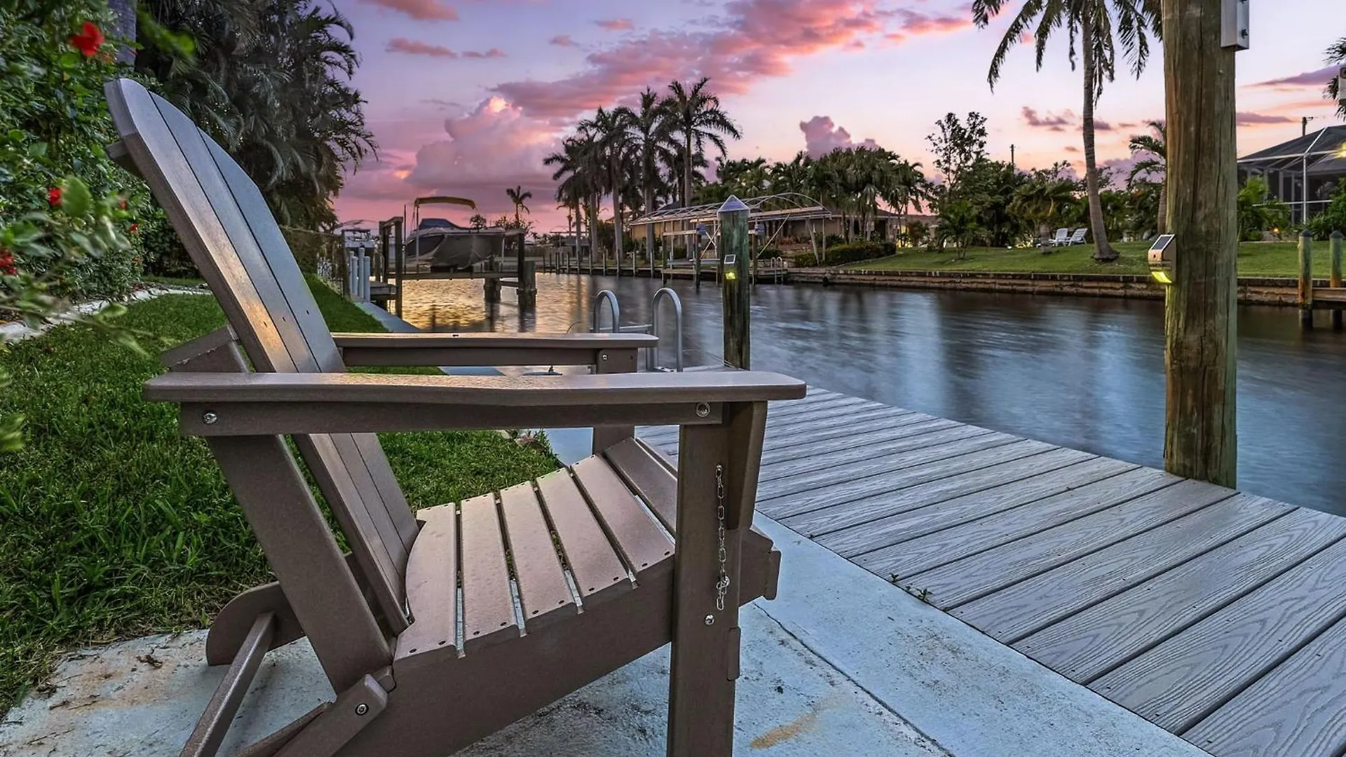 Waterfront Living, Dock, Heated Pool & - Gulf Gate Oasis - Roelens Holiday home