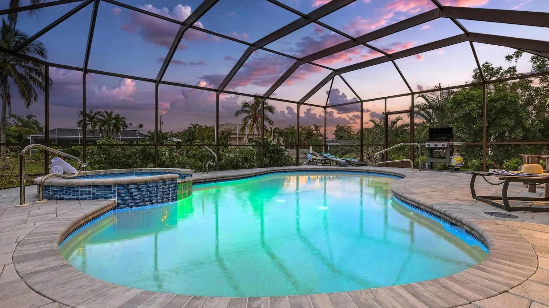Holiday home Waterfront Living, Dock, Heated Pool & - Gulf Gate Oasis - Roelens Cape Coral