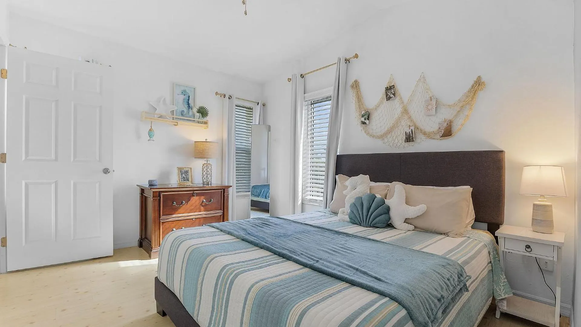 Waterfront Living, Dock, Heated Pool & - Gulf Gate Oasis - Roelens *