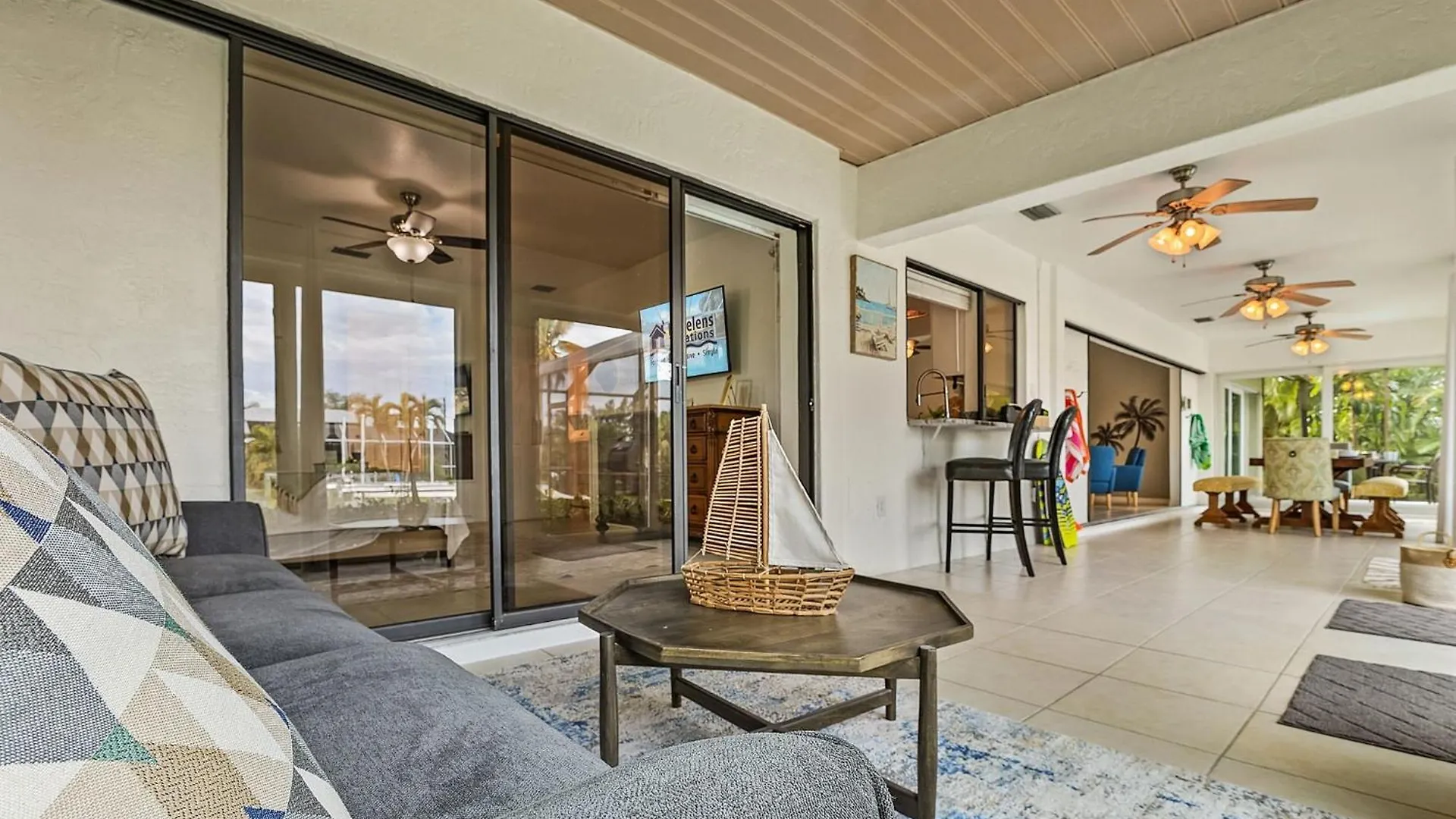 Waterfront Living, Dock, Heated Pool & - Gulf Gate Oasis - Roelens *