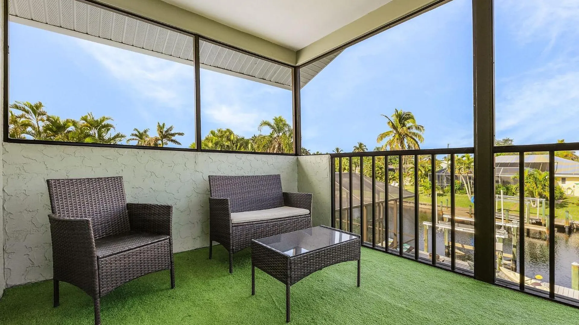 Waterfront Living, Dock, Heated Pool & - Gulf Gate Oasis - Roelens Holiday home