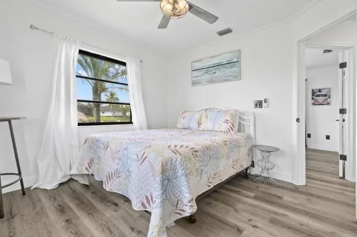 Captivating Paradise, Pool Table, Tiki Hut, - Cape Sunset - Roelens * Cape Coral