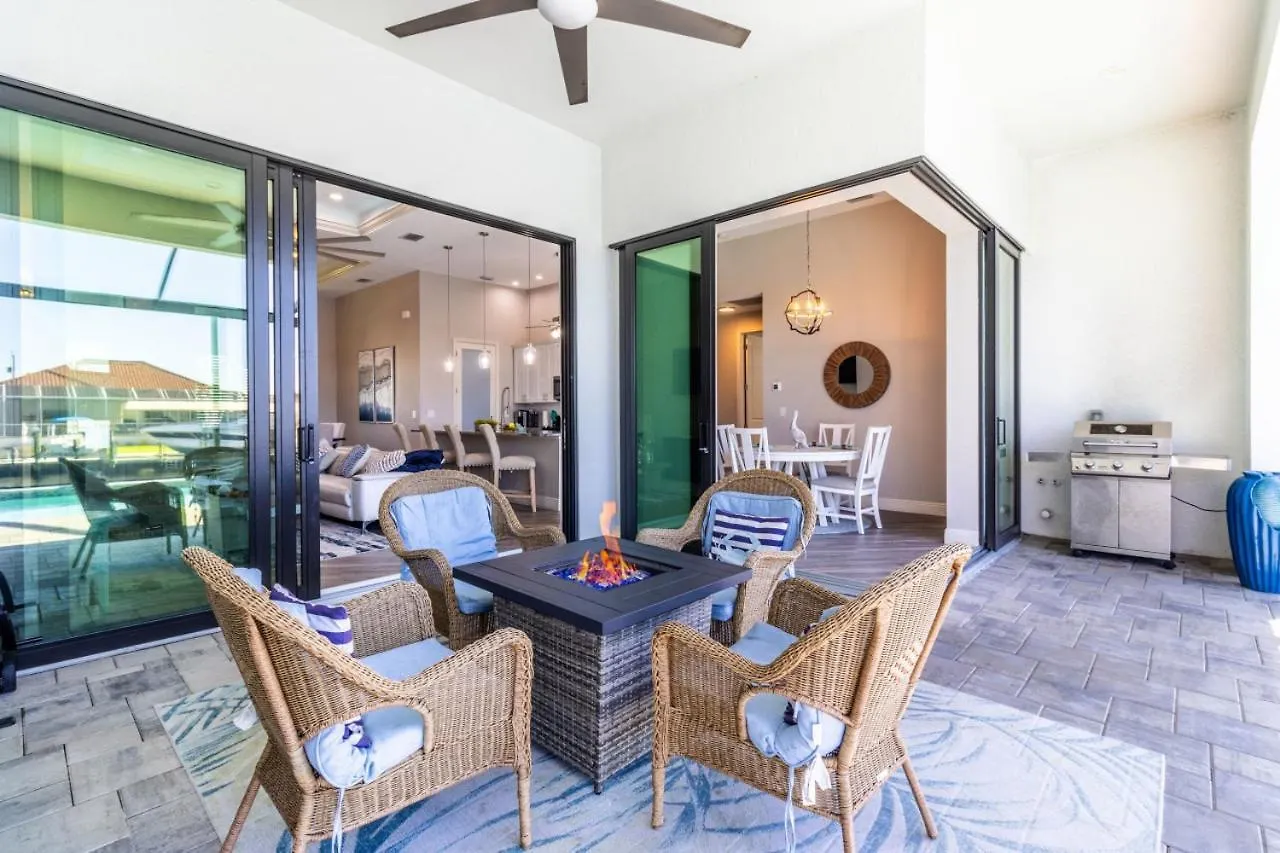 Gulf Coast Retreat 3br Waterfront With Heated Pool * Cape Coral