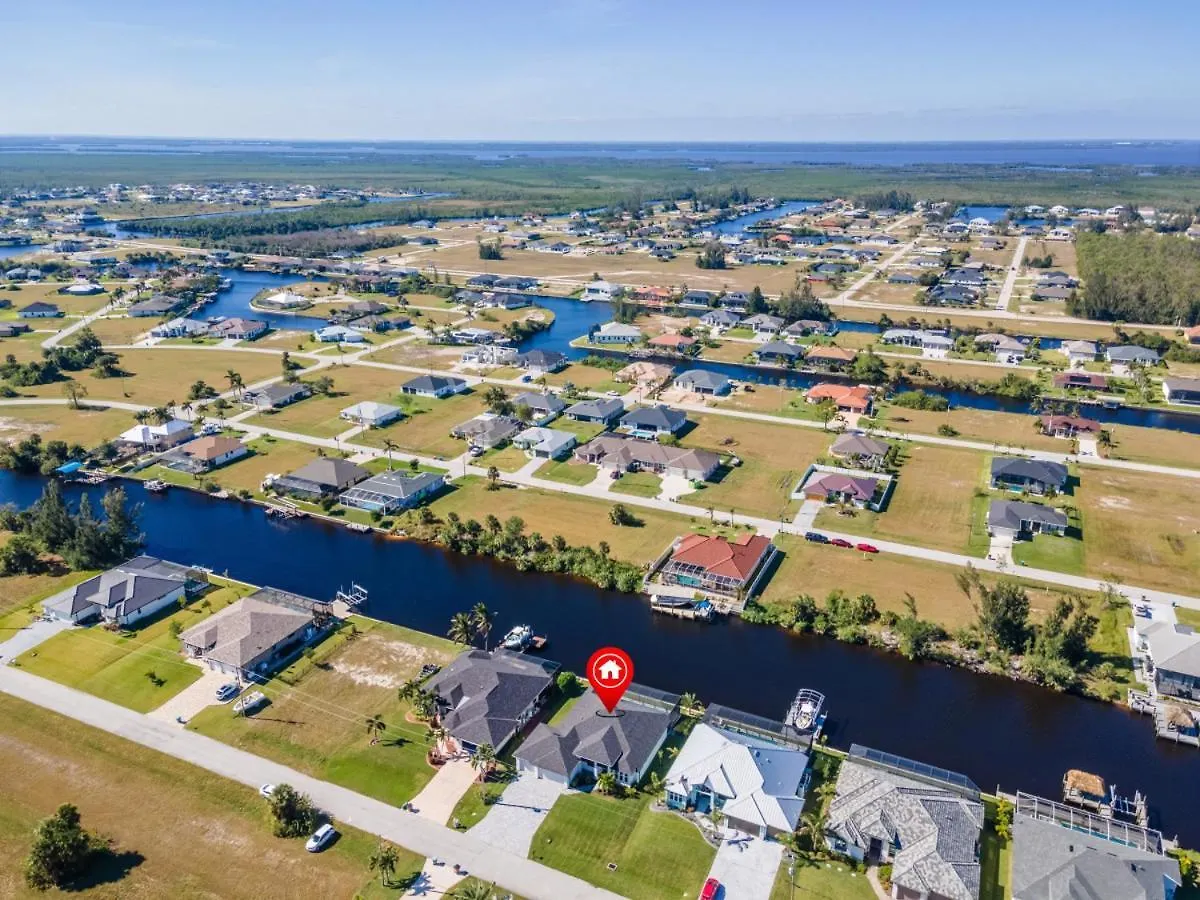 Gulf Coast Retreat 3br Waterfront With Heated Pool Cape Coral