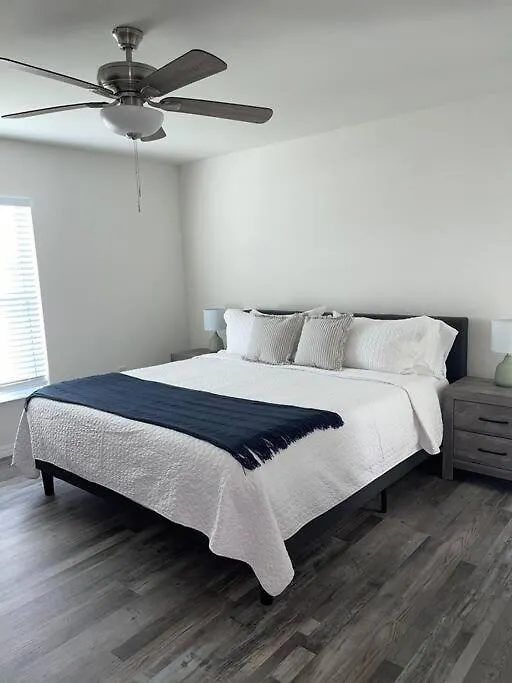 New Construction With Lanai! Great For 2 Families! *