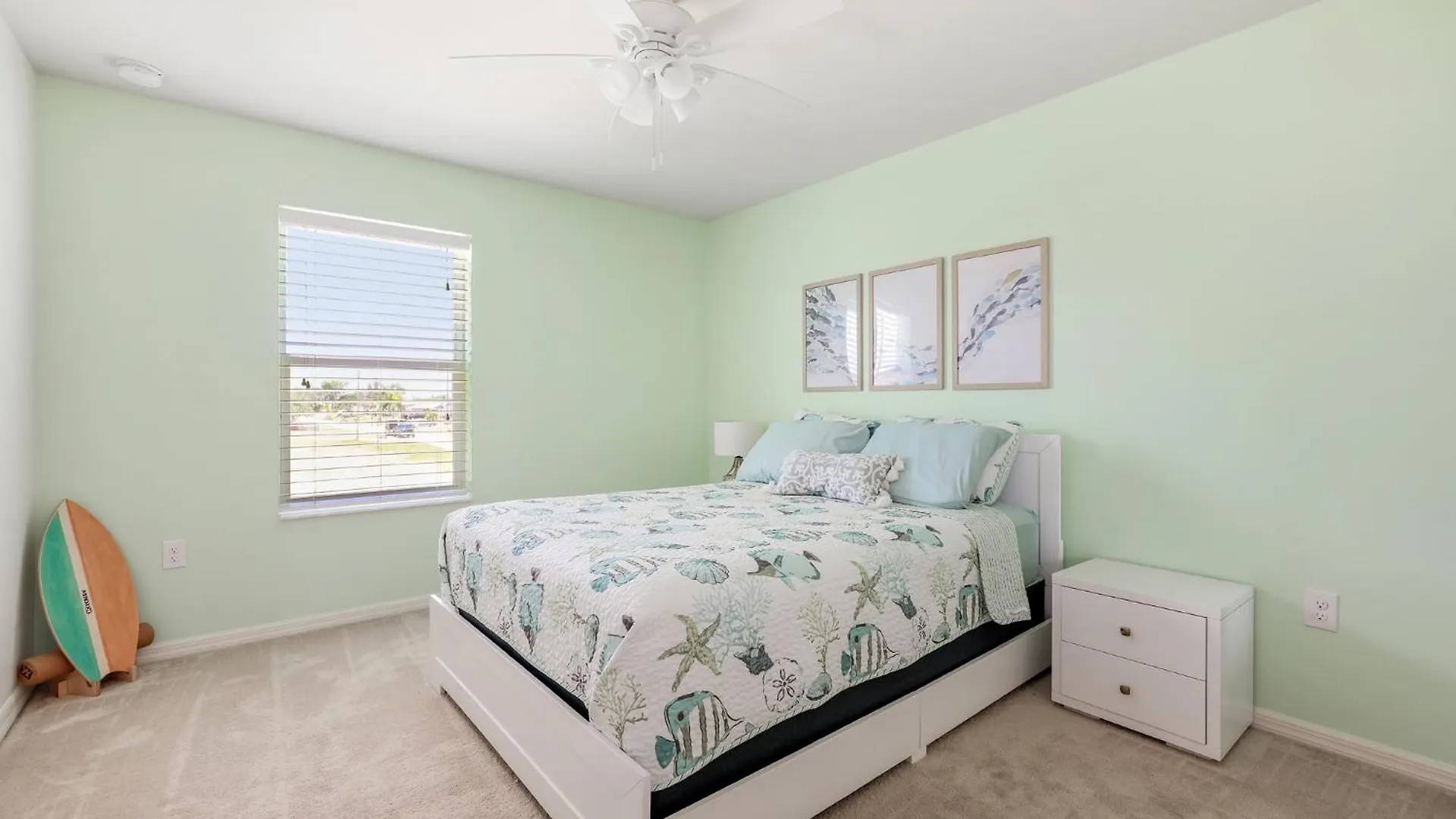 Holiday home 3400sqft! - Lovely Kitchen - Heated Pool Cape Coral