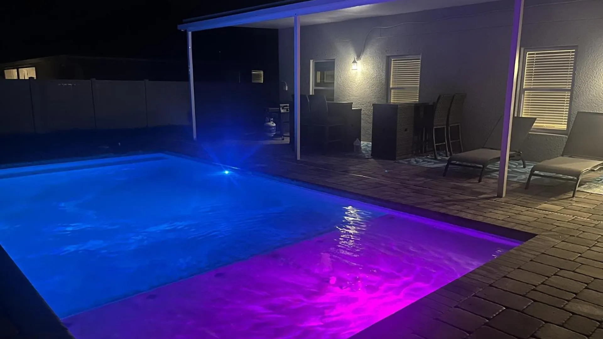 Holiday home 3400sqft! - Lovely Kitchen - Heated Pool *